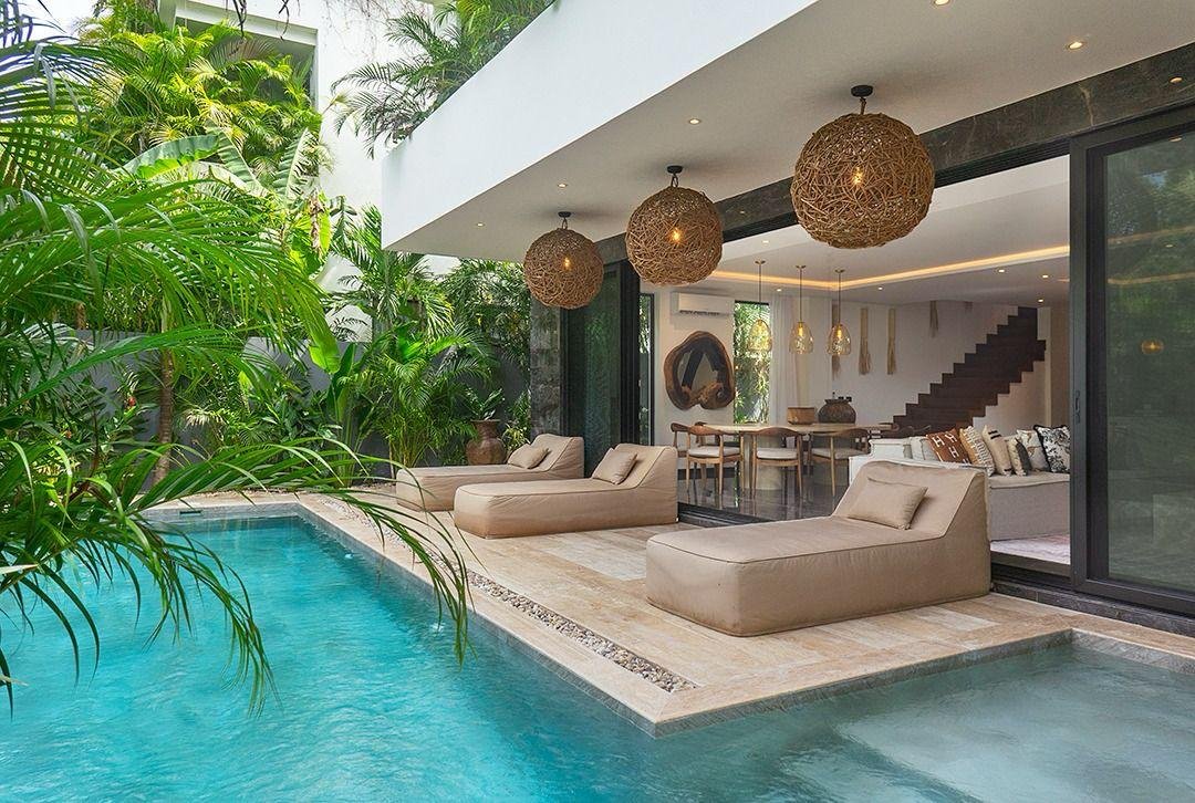 Casa Tulum I — pool and indoor-outdoor living area